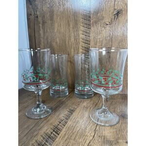 Arby's Libby Holly Berries Christmas Collection Stemmed Wine Glasse